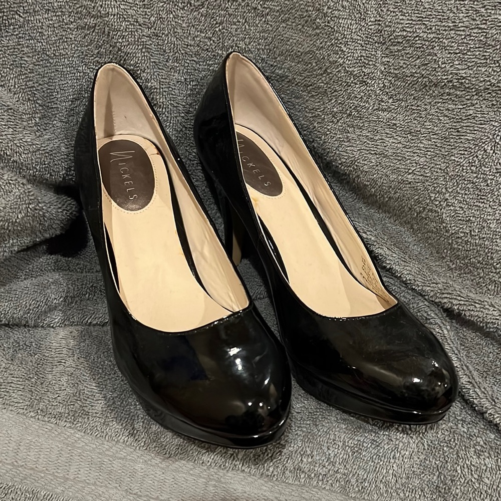 Nickels Black Pump